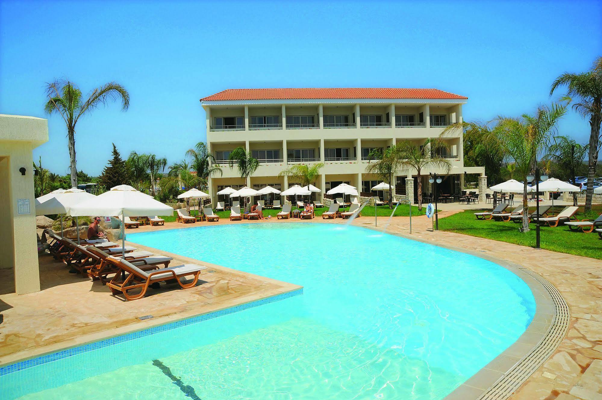 Olympic Bay Adults Only Hotel ไอยานาปา ภายนอก รูปภาพ